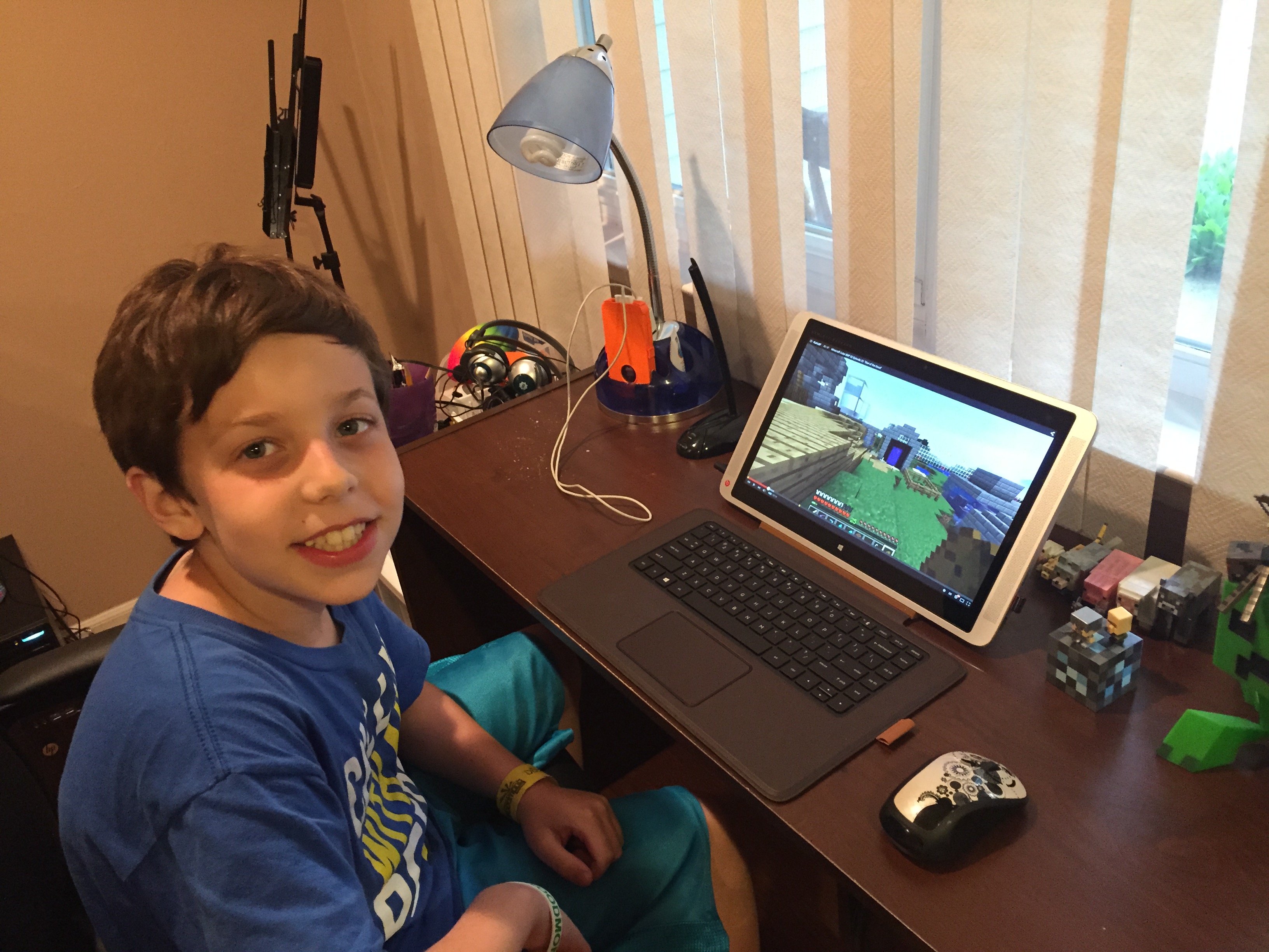 Making Minecraft Videos with the Perfect Movie Studio #Intel2in1