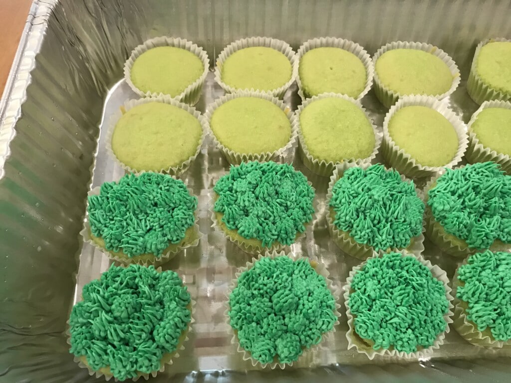 Baby Groot cupcakes
